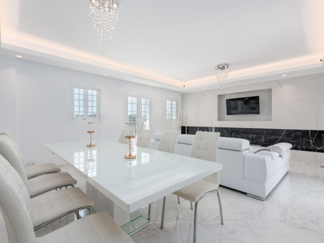 3 Slaapkamer Rijtjeshuis in Nueva Andalucía