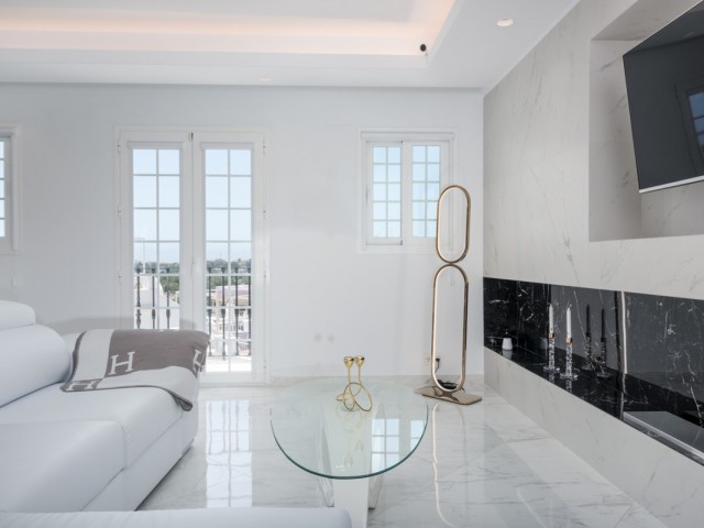 3 Slaapkamer Rijtjeshuis in Nueva Andalucía