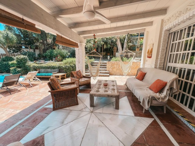 5 Schlafzimmer Villa in Nueva Andalucía