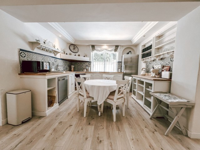 5 Schlafzimmer Villa in Nueva Andalucía