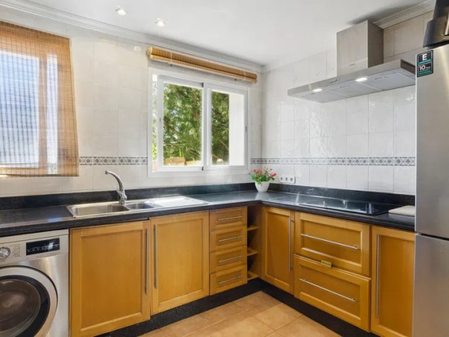 4 Schlafzimmer Apartment in Nueva Andalucía