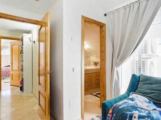 4 Schlafzimmer Apartment in Nueva Andalucía
