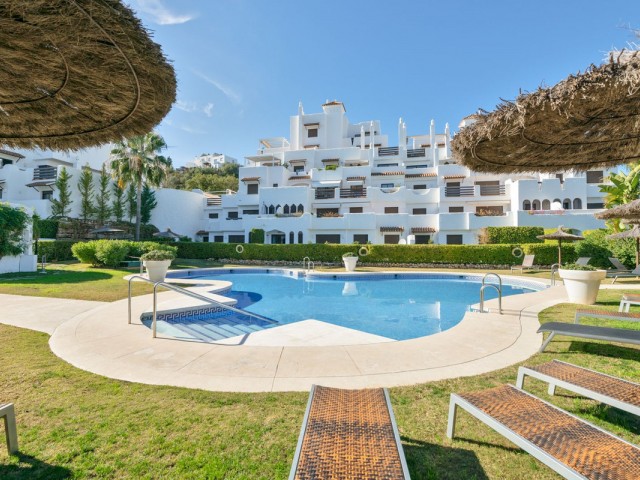 2 Bedrooms Apartment in Estepona