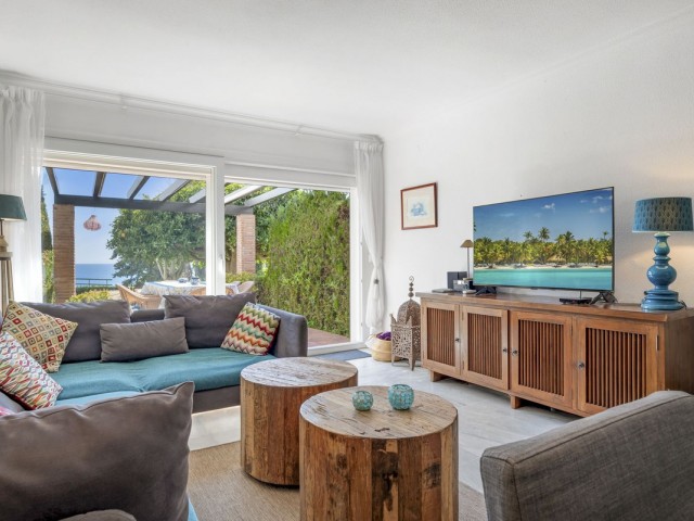 3 Bedrooms Townhouse in Estepona