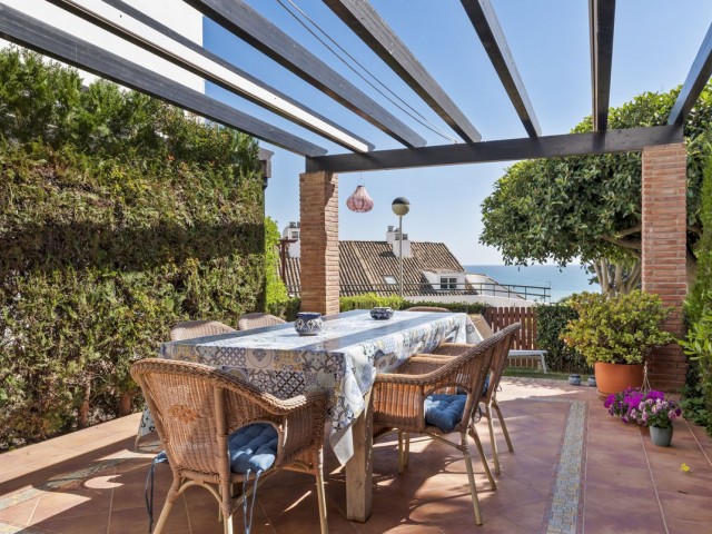 3 Bedrooms Townhouse in Estepona