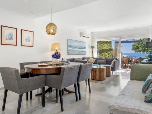 3 Bedrooms Townhouse in Estepona