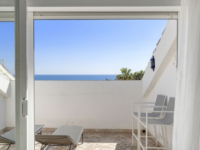 3 Bedrooms Townhouse in Estepona