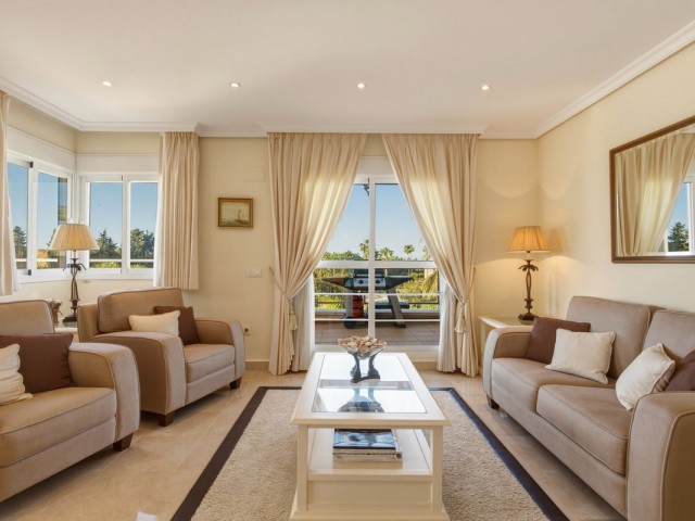 3 Bedrooms Apartment in Estepona