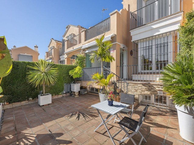 3 Bedrooms Townhouse in Marbella
