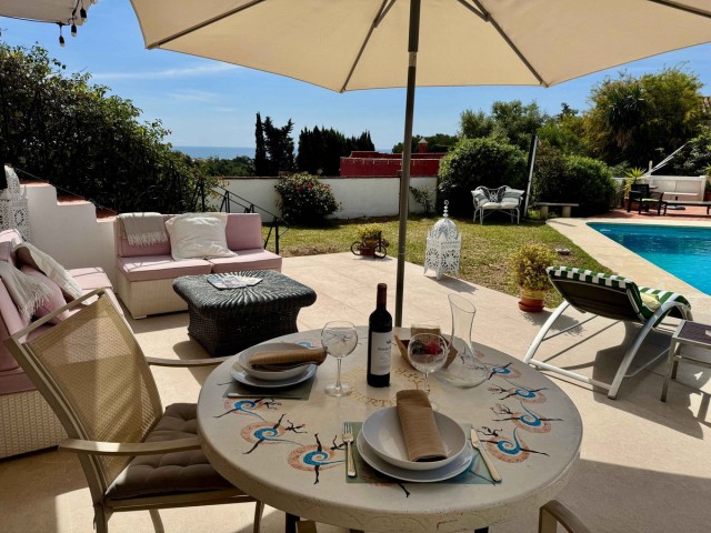 6 Bedrooms Villa in Mijas