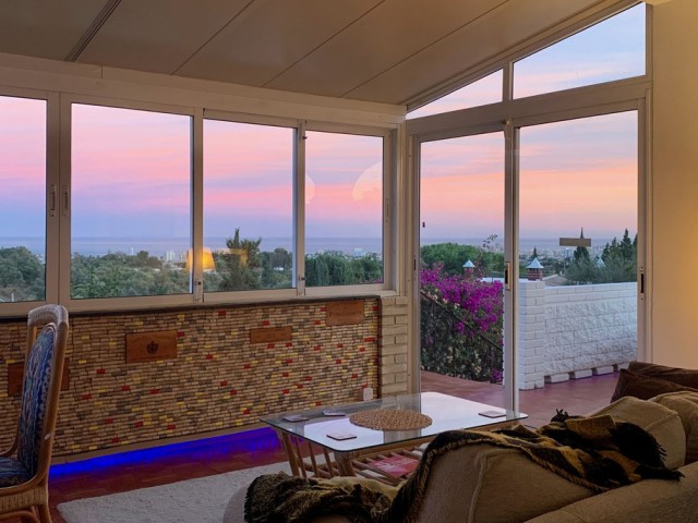 6 Bedrooms Villa in Mijas