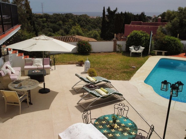 6 Bedrooms Villa in Mijas