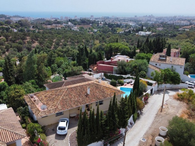 6 Bedrooms Villa in Mijas