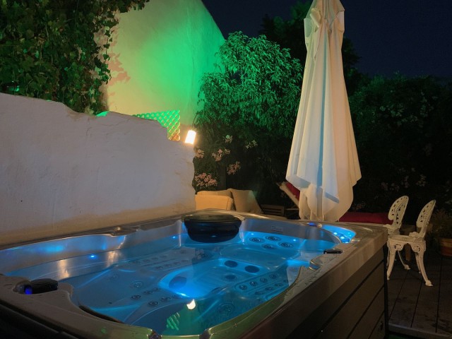 6 Bedrooms Villa in Mijas