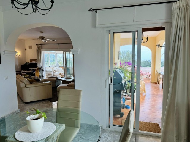 6 Bedrooms Villa in Mijas