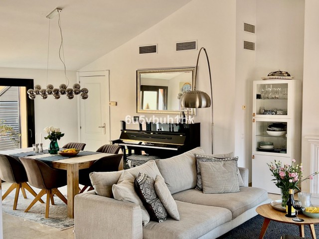 Apartment, Calahonda, R5213353