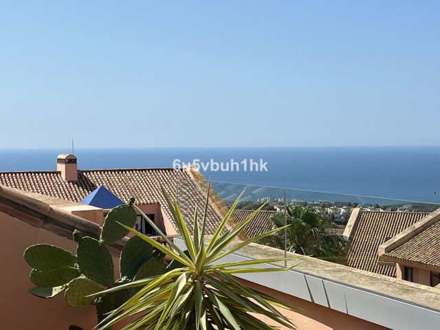 3 Bedrooms Apartment in Calahonda