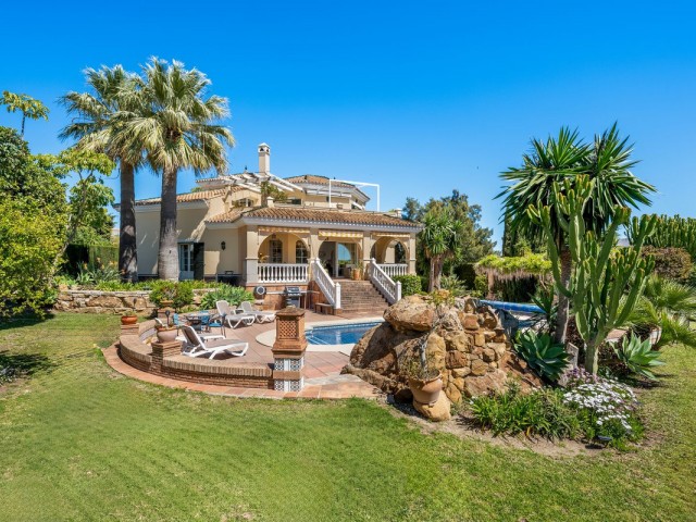 3 Bedrooms Villa in Estepona