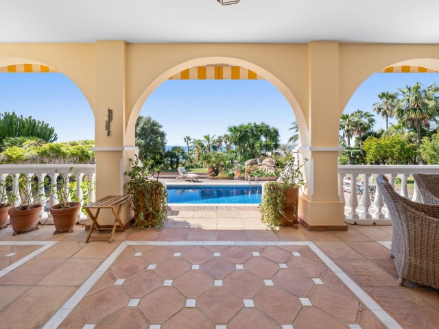 3 Bedrooms Villa in Estepona