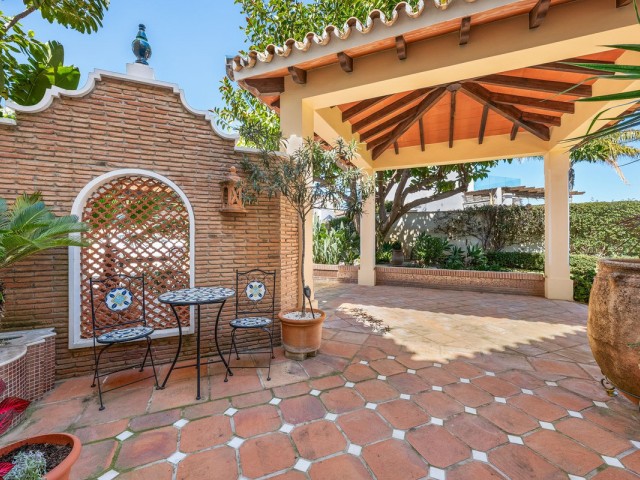 3 Bedrooms Villa in Estepona