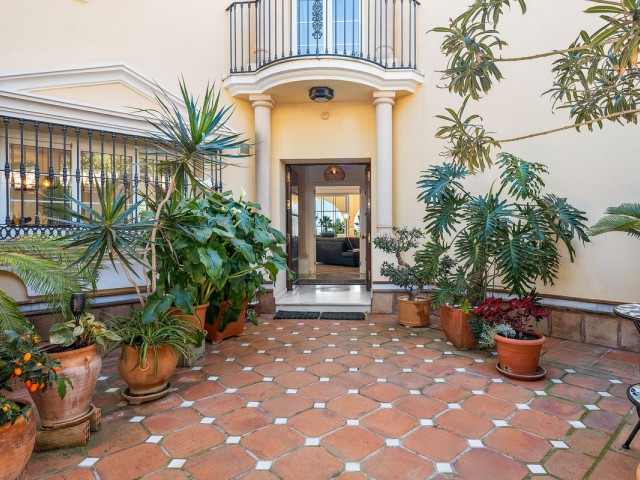 3 Bedrooms Villa in Estepona