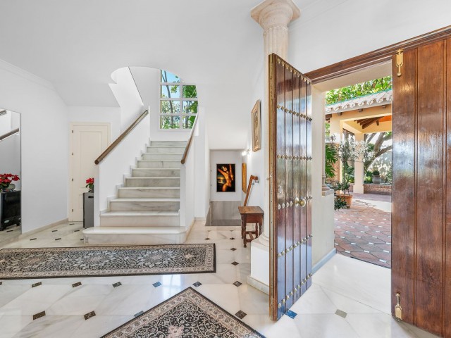 3 Bedrooms Villa in Estepona