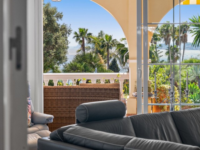 3 Bedrooms Villa in Estepona