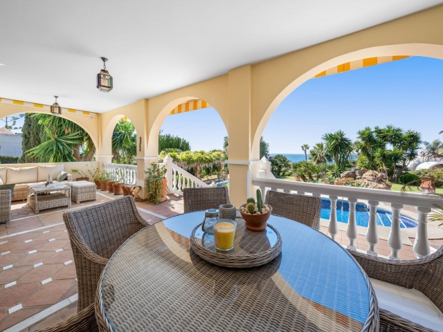 3 Bedrooms Villa in Estepona