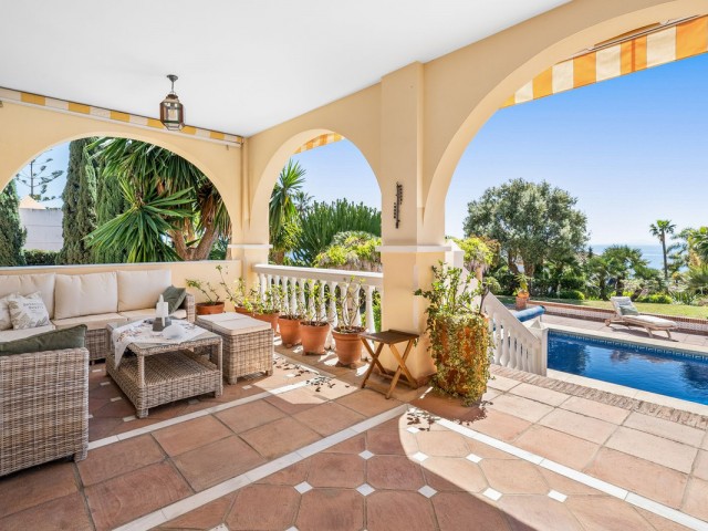 3 Bedrooms Villa in Estepona