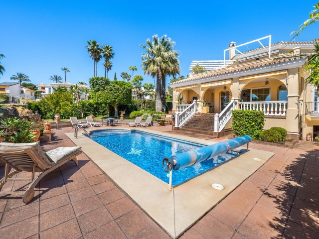 3 Bedrooms Villa in Estepona