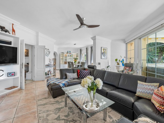 3 Bedrooms Villa in Estepona