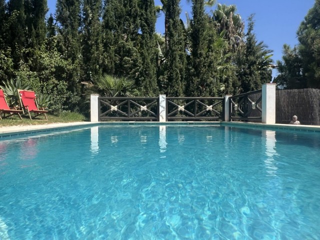 6 Schlafzimmer Villa in New Golden Mile