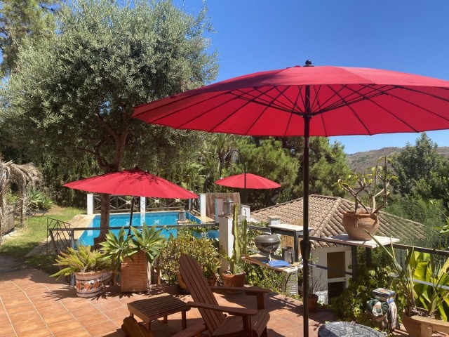 6 Schlafzimmer Villa in New Golden Mile