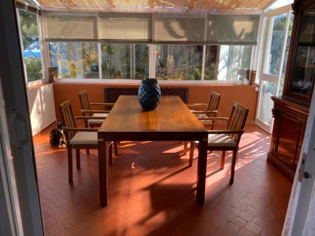 6 Schlafzimmer Villa in New Golden Mile