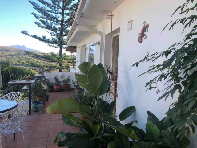 6 Schlafzimmer Villa in New Golden Mile