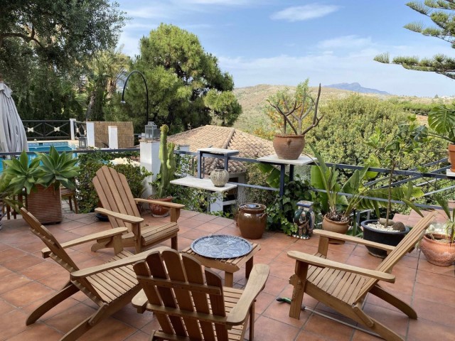 6 Schlafzimmer Villa in New Golden Mile