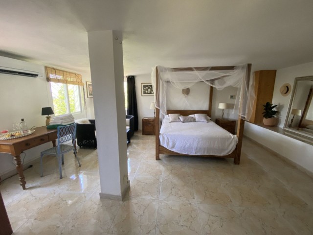 6 Schlafzimmer Villa in New Golden Mile