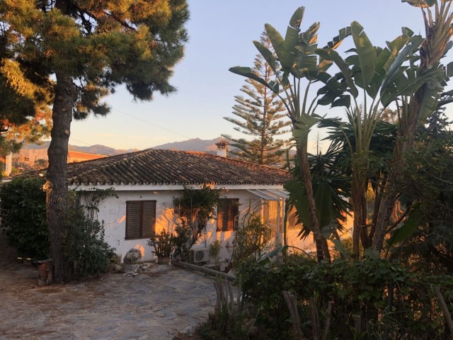 6 Schlafzimmer Villa in New Golden Mile