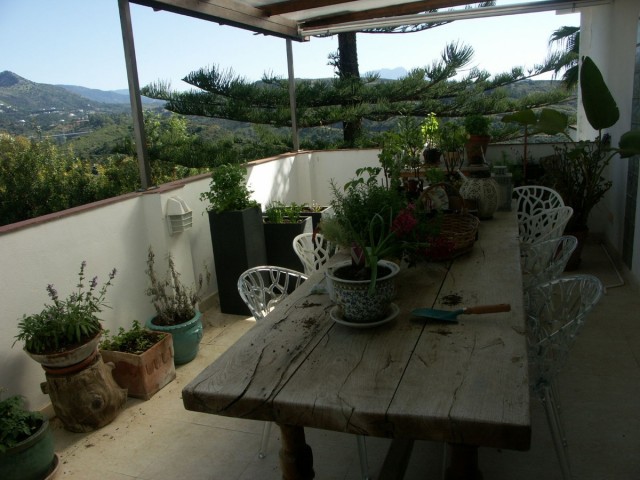 6 Schlafzimmer Villa in New Golden Mile