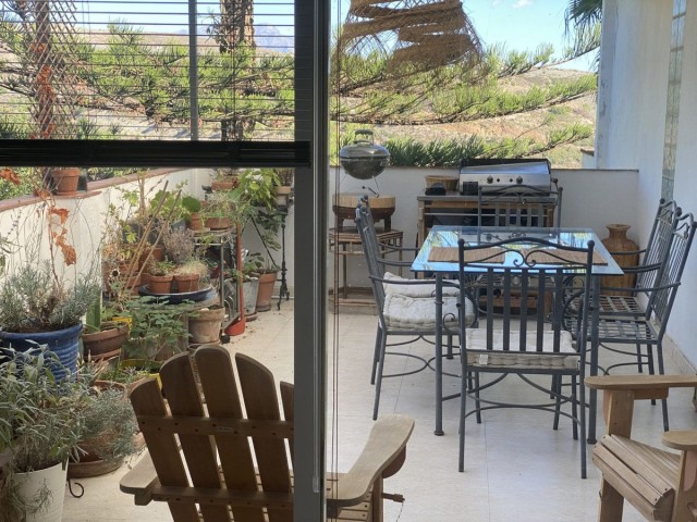 6 Schlafzimmer Villa in New Golden Mile