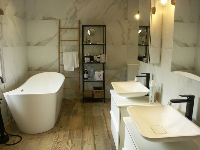 6 Schlafzimmer Villa in New Golden Mile