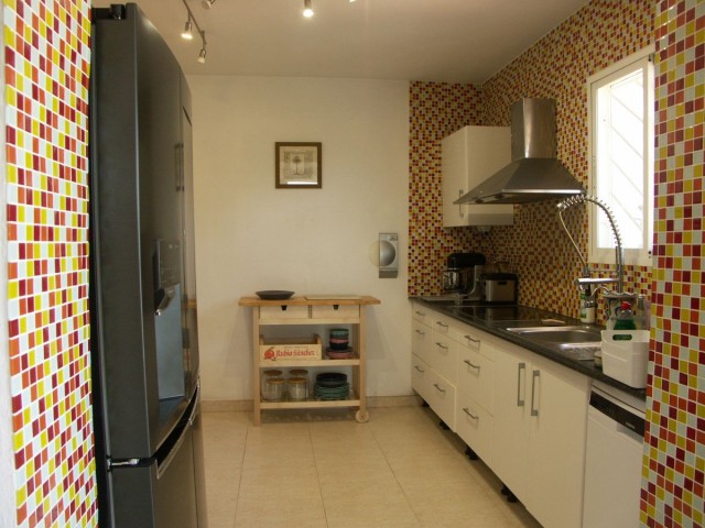 6 Schlafzimmer Villa in New Golden Mile