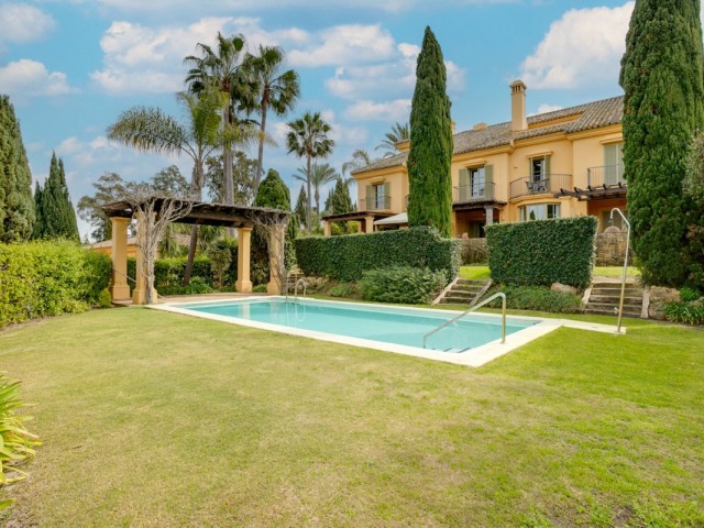 Maison mitoyenne avec 3 Chambres  à Sotogrande Alto