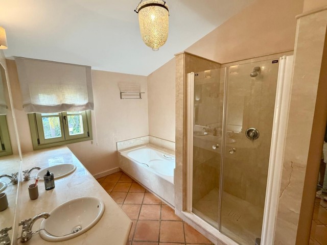 Maison mitoyenne avec 3 Chambres  à Sotogrande Alto