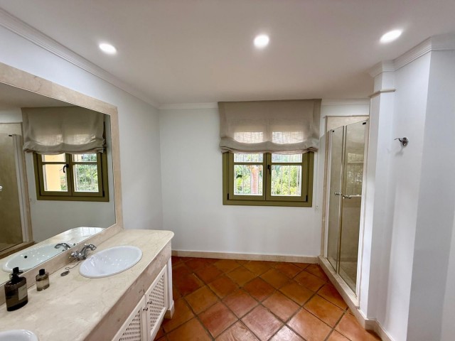 Maison mitoyenne avec 3 Chambres  à Sotogrande Alto