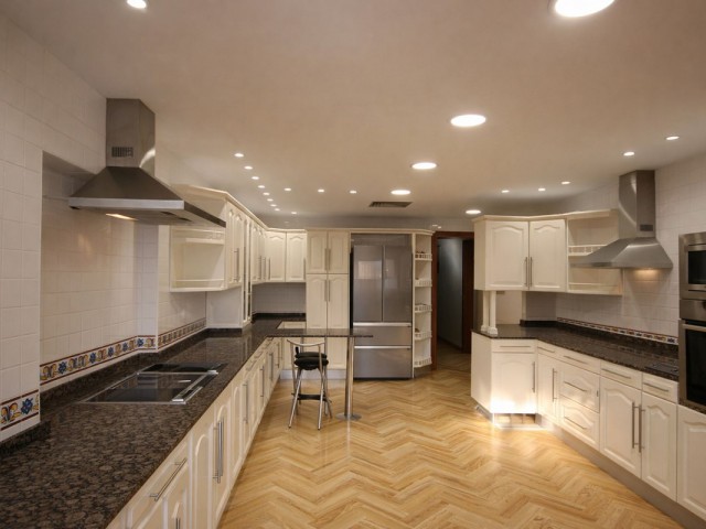 Villa con 7 Dormitorios  en Puerto Banús
