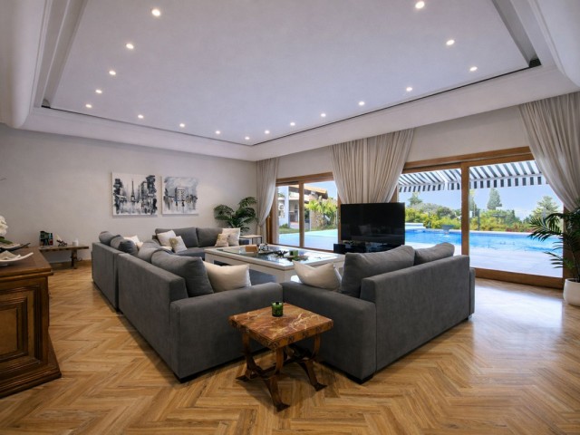 Villa con 7 Dormitorios  en Puerto Banús