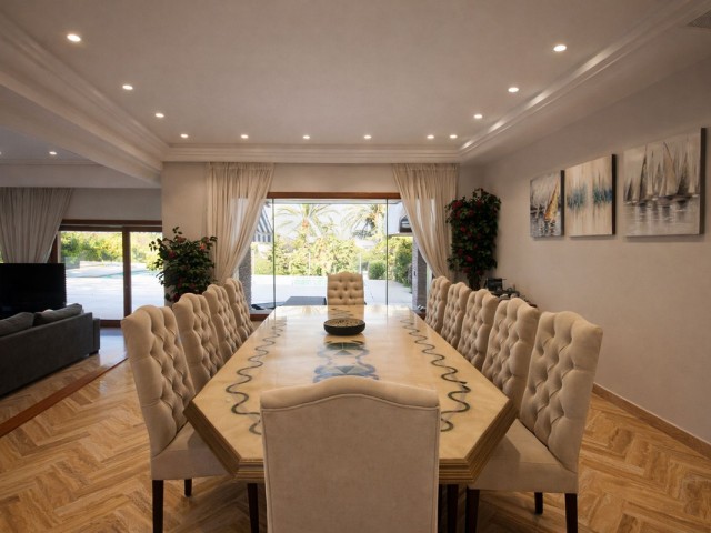 Villa con 7 Dormitorios  en Puerto Banús