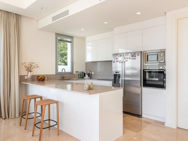 4 Bedrooms Apartment in Benahavís