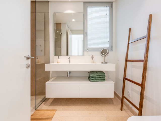 4 Bedrooms Apartment in Benahavís